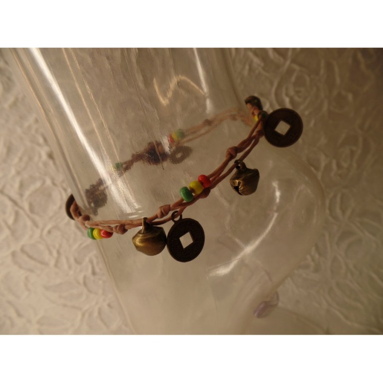 Bracelet de cheville rasta/beige sapèques 