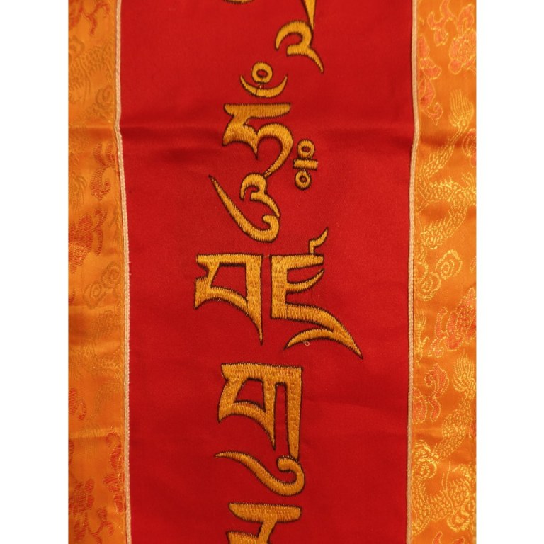 Bannière tibétaine rouge mantra Padmasambhava