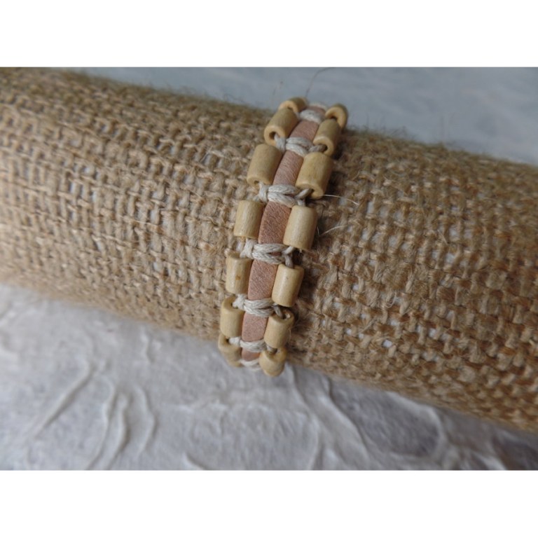 Bracelet manik kayu beige