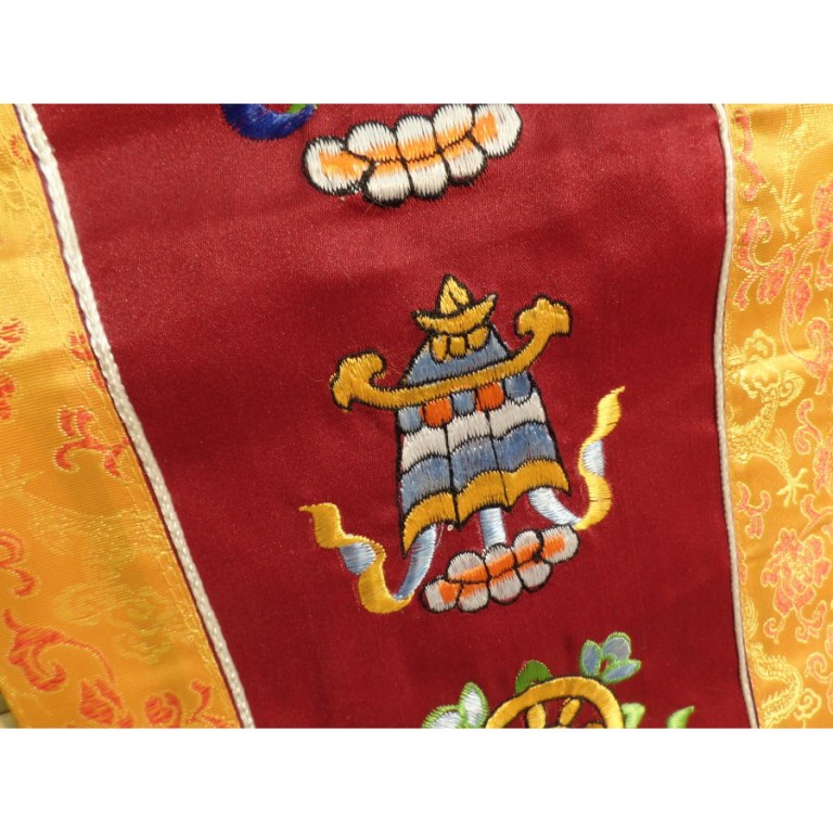 Broderie tibétaine Astamangala 2