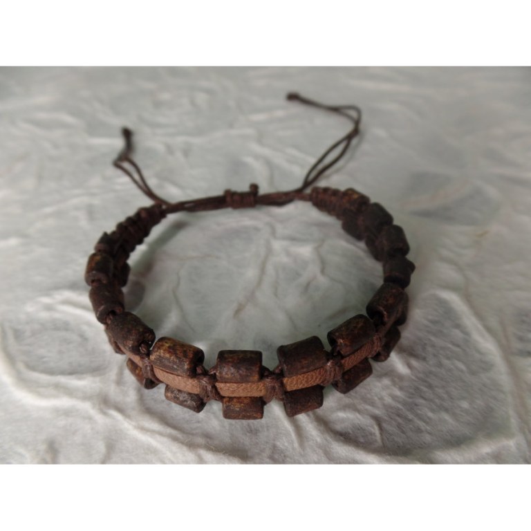 Bracelet manik kayu marron 