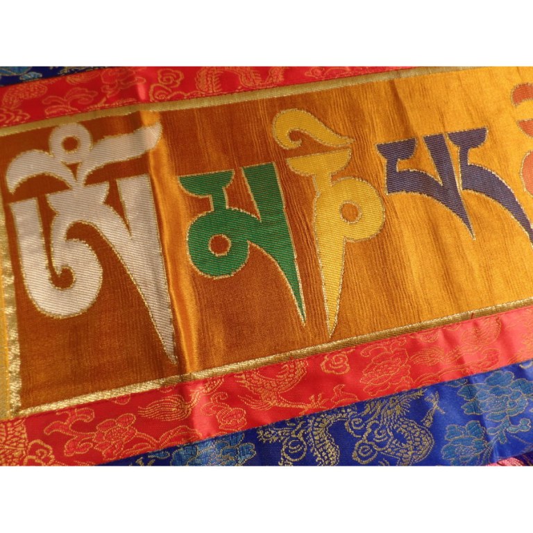 Broderie tibétaine Om mani padme hum vajra