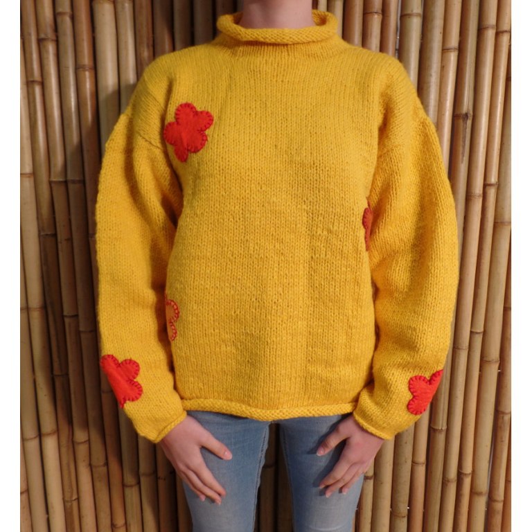 Pull jaune Pekapeka flowers