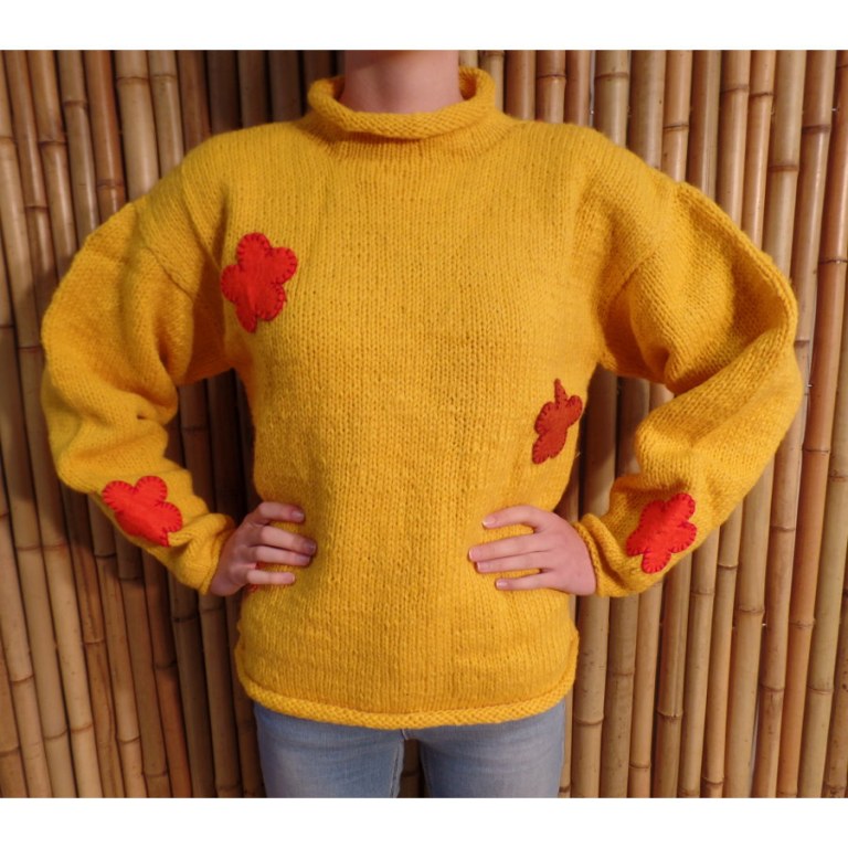 Pull jaune Pekapeka flowers