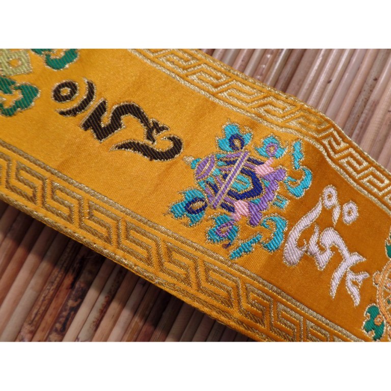 Longue broderie tibétaine jaune or Om mani tashi