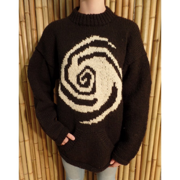 Pull noir grosse spirale blanche