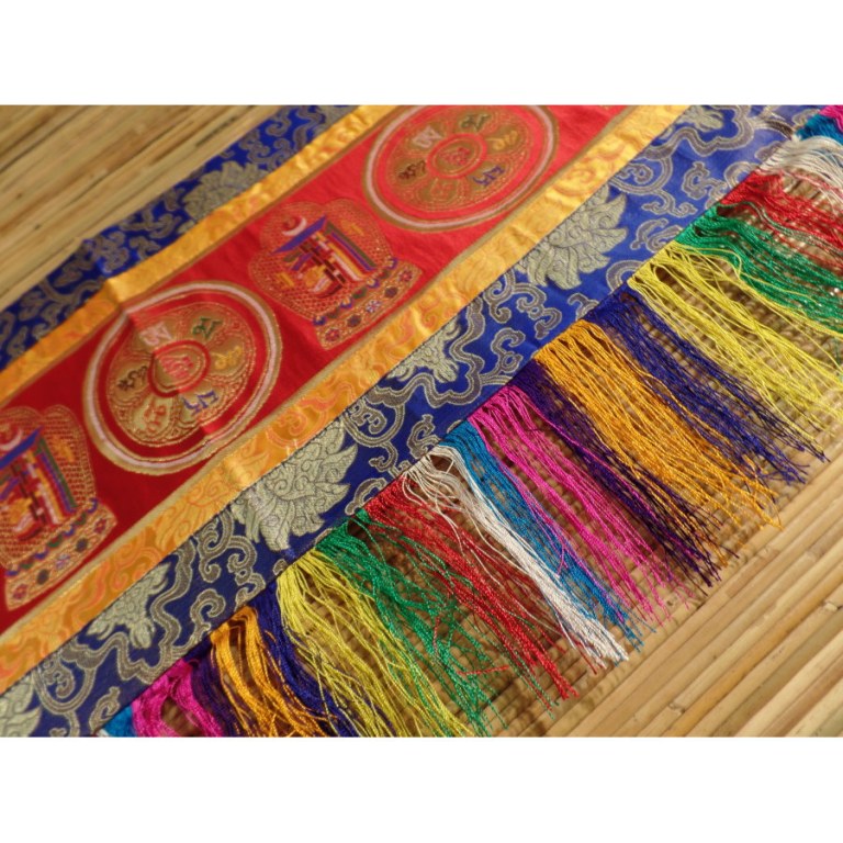 Broderie tibétaine rouge kalachakra/lotus