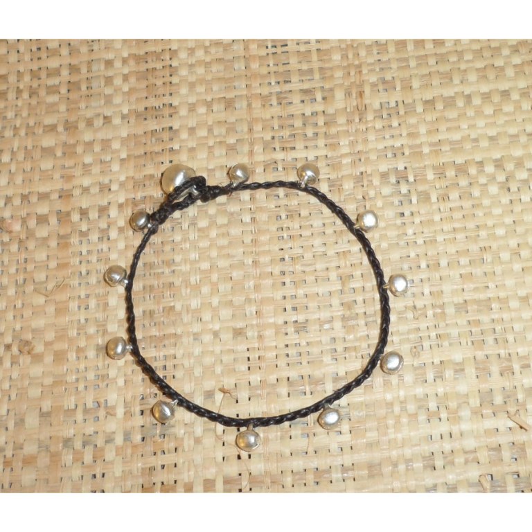 Bracelet de cheville marron foncé grelots argentés