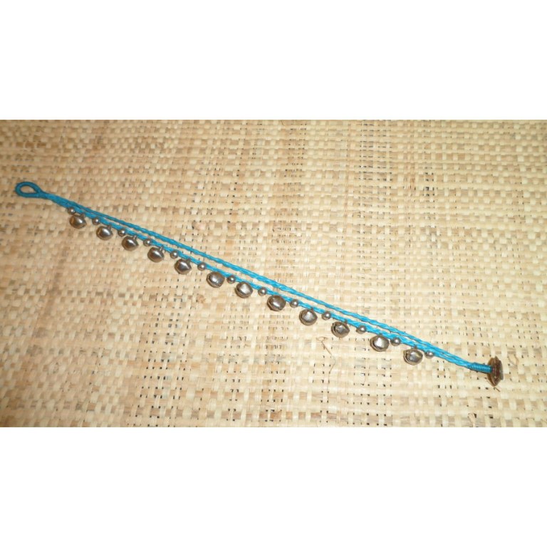 Bracelet de cheville bleu à grelots argentés