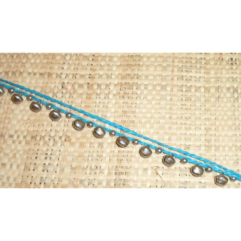 Bracelet de cheville bleu à grelots argentés