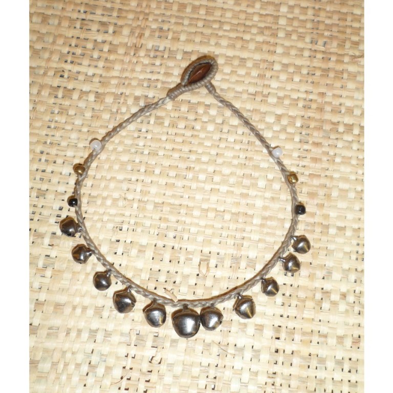 Bracelet de cheville gris grelots et perles rocaille