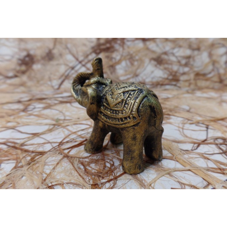 Eléphant miniature doré