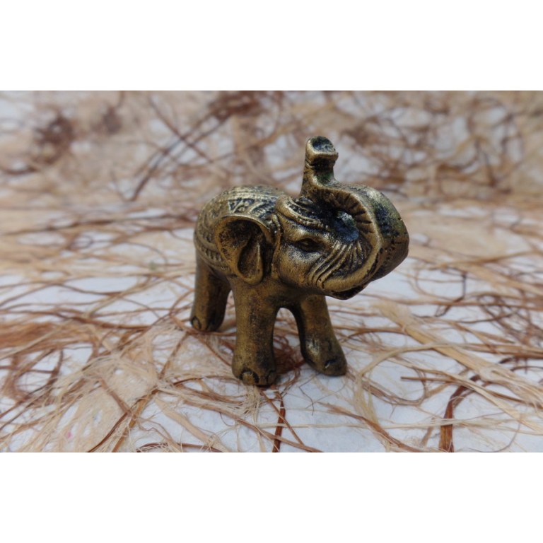 Eléphant miniature doré