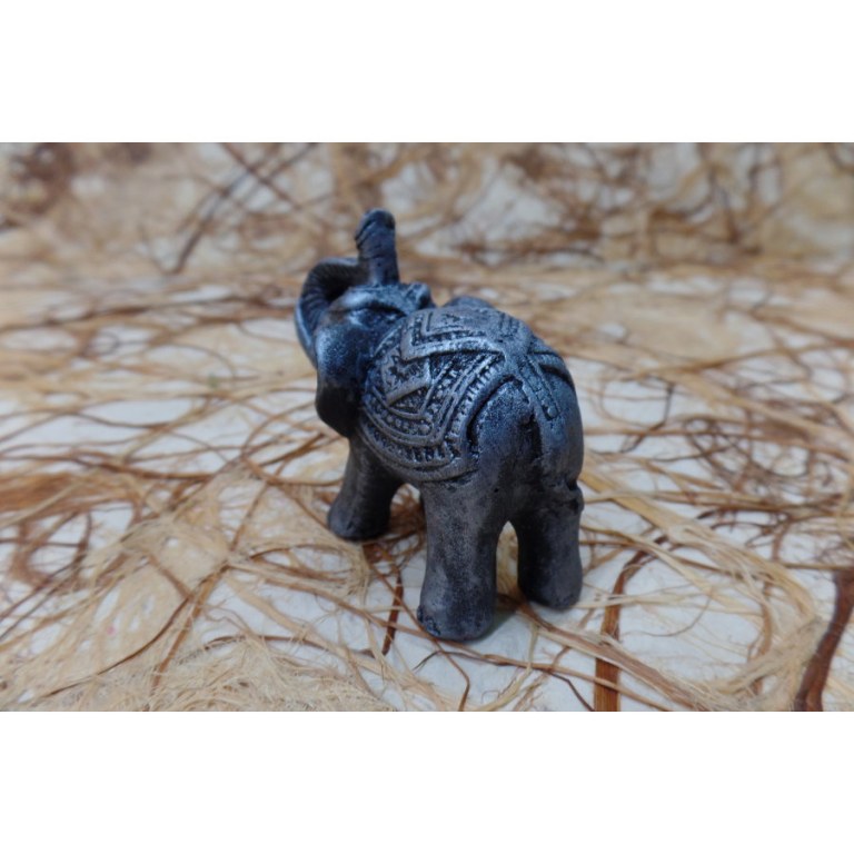 Eléphant miniature gris