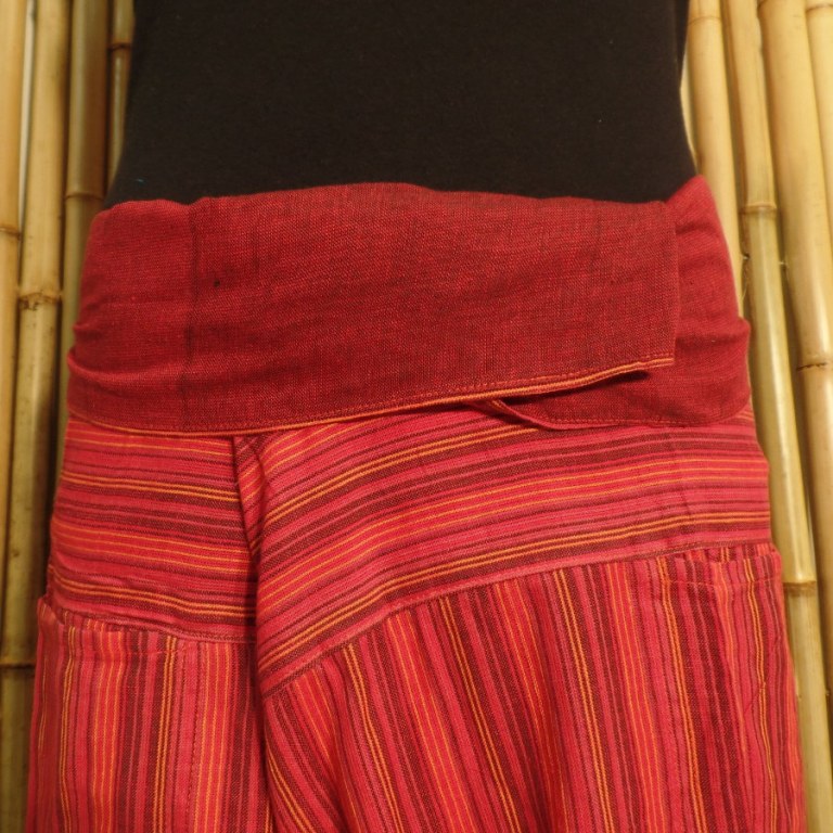 Pantalon Thaï rouge à rayures