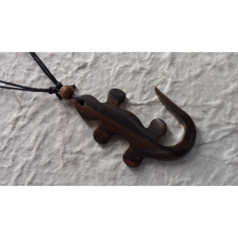 Collier salamandre en bois