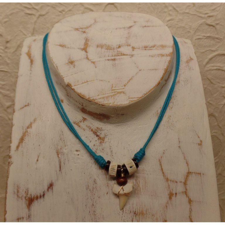 Collier bleu perles en os Los Roques mako 