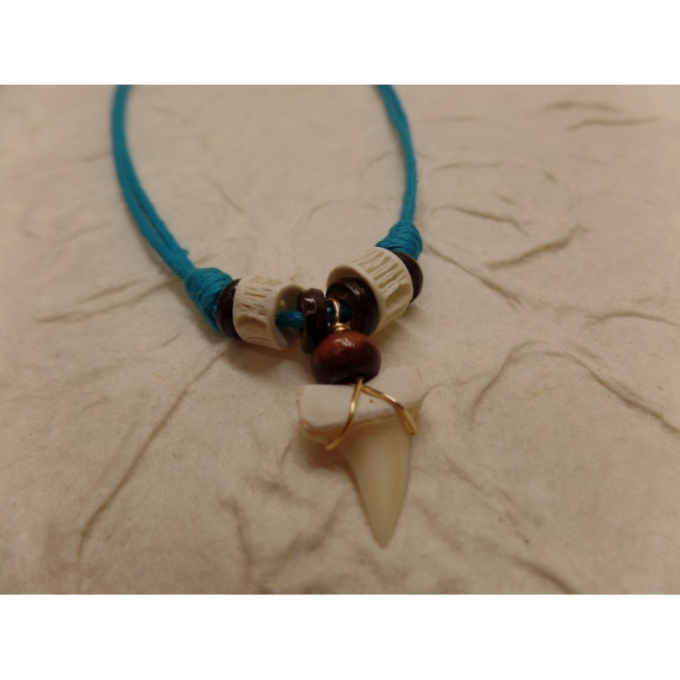 Collier bleu perles en os Los Roques mako 