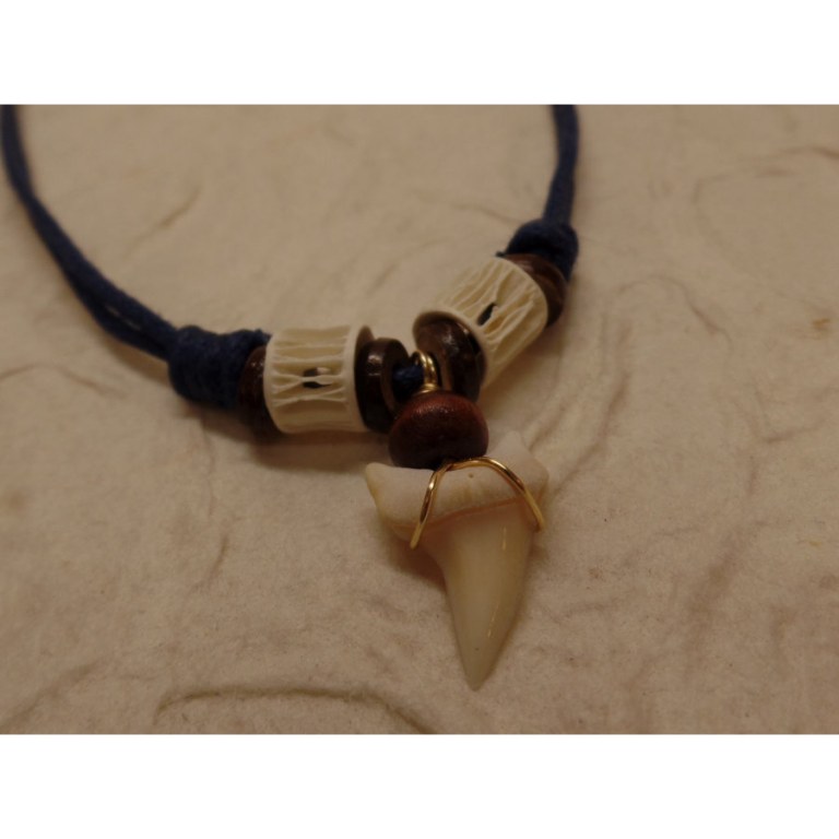 Collier bleu foncé perles en os Los Roques mako 