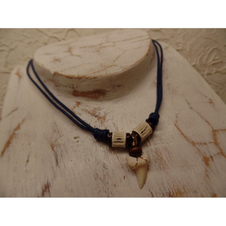 Collier bleu foncé perles en os Los Roques mako 