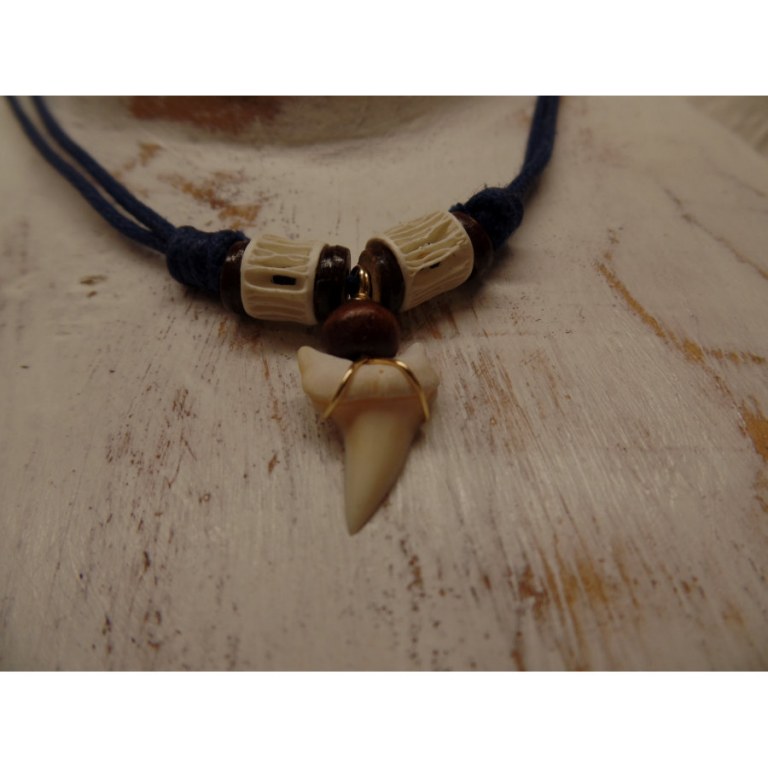 Collier bleu foncé perles en os Los Roques mako 