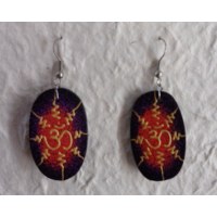 Pendants d'oreilles ovales Aum