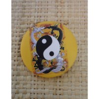 Badge dragons yin yang