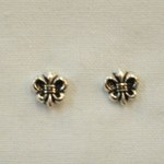 Clous d'oreilles fleur de lys 