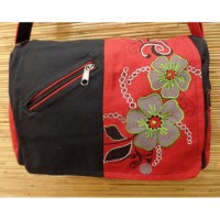 Sac fourre tout noir rabat rouge