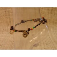 Bracelet de cheville marron foncé sapèques et perles de couleur