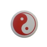 Badge yin yang  blanc rouge