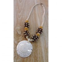 Collier blanc coquillage