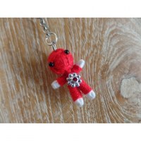 Petit porte-clés poupée Flora rouge