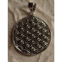 Pendentif fleur de vie