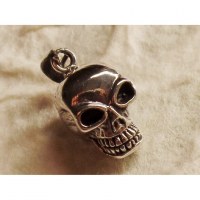 Pendentif petit crâne 