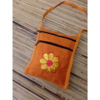 Sac passeport orange broderie florale jaune or coeur rouge