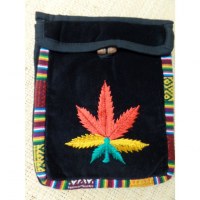 Sac velours noir ghéri brodé feuille rasta