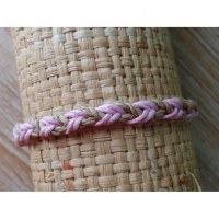 Bracelet natté ficelle rose pâle