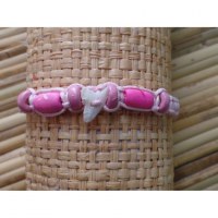 Bracelet rose pâle dent de requin 