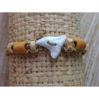 Tour de poignet dent de requin ficelle