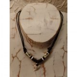 Collier Taapuna dent de requin blanc guillemets