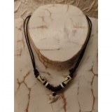 Collier Taapuna dent de requin blanc guillemets