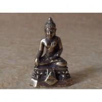 Bouddha bhumisparsha mudra