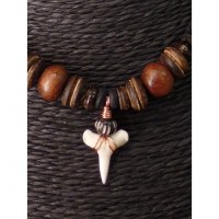 Collier Maraa dent de requin blanc 1