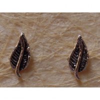 Clous d'oreilles feuilles