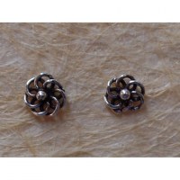 Clous d'oreilles fleur en argent