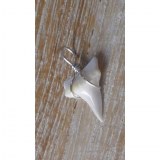 Pendentif petite dent de requin mako 5