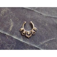 Bijou septum évidé et strass