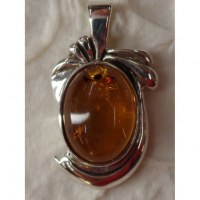 Pendentif oeuf argent et ambre 