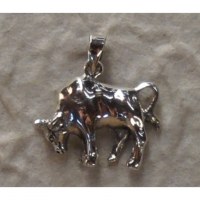 Pendentif taureau 